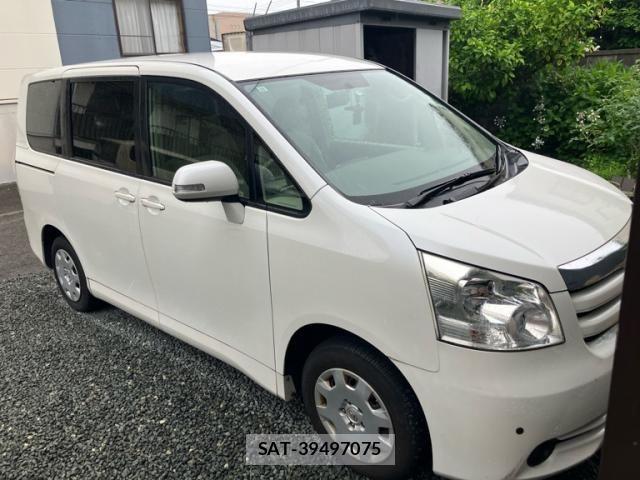 Toyota NOAH 2009-10 7878430-0