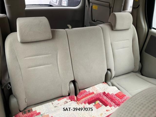 Toyota NOAH 2009-10 7878430-18
