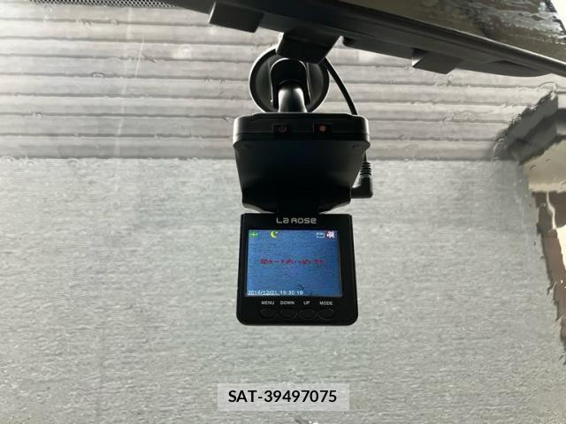 Toyota NOAH 2009-10 7878430-24