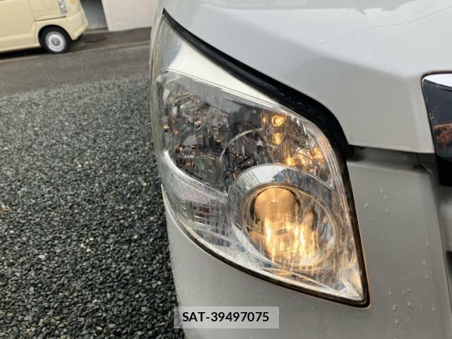Toyota NOAH 2009-10 7878430-7