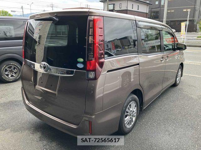 Toyota NOAH 2014-06 7878415-2
