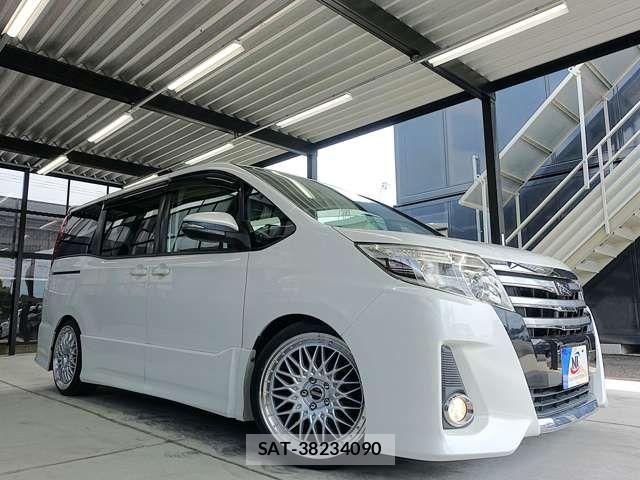 Toyota NOAH 2014-12 7878408-11