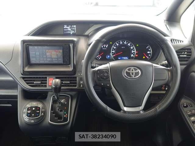 Toyota NOAH 2014-12 7878408-19