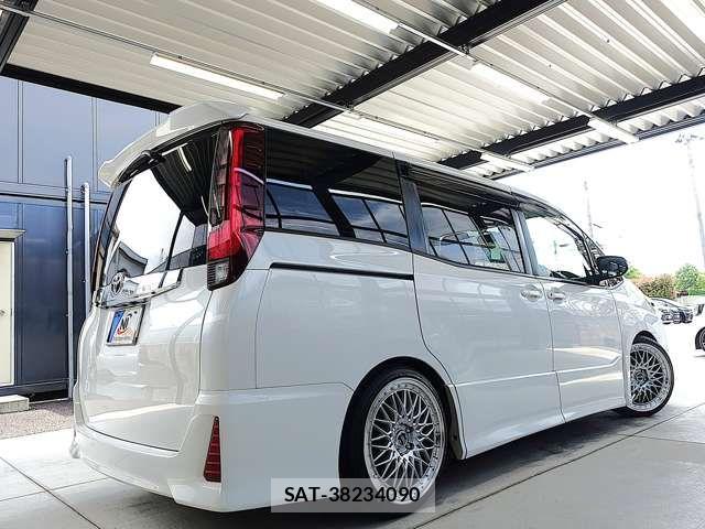 Toyota NOAH 2014-12 7878408-6