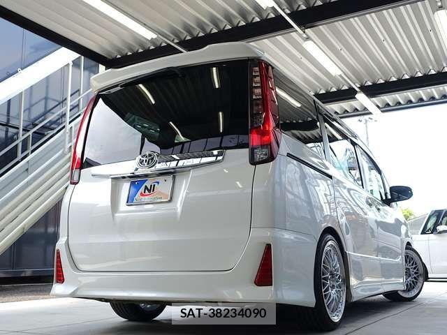 Toyota NOAH 2014-12 7878408-8