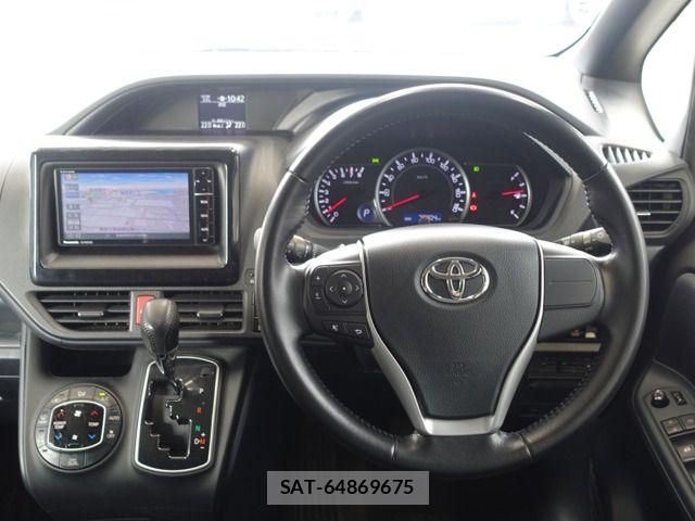 Toyota NOAH 2015-12 7878412-19