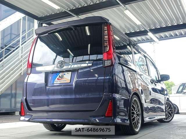 Toyota NOAH 2015-12 7878412-8