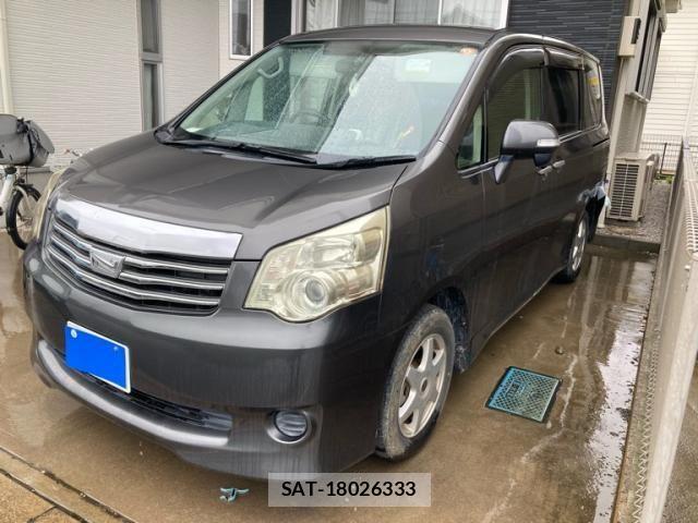 Toyota NOAH 2012-10 7878426-1