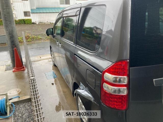 Toyota NOAH 2012-10 7878426-4