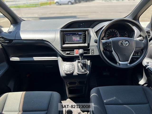 Toyota NOAH 2016-03 7878413-1