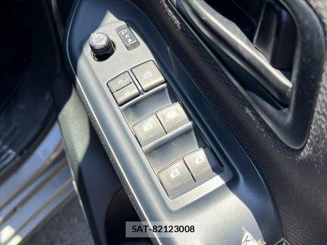 Toyota NOAH 2016-03 7878413-27