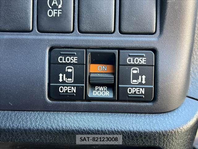 Toyota NOAH 2016-03 7878413-4