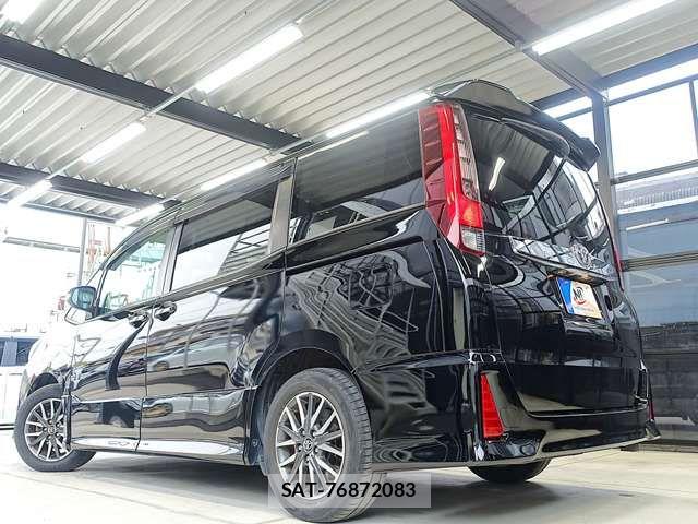 Toyota NOAH 2015-12 7878410-14