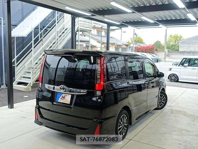 Toyota NOAH 2015-12 7878410-7