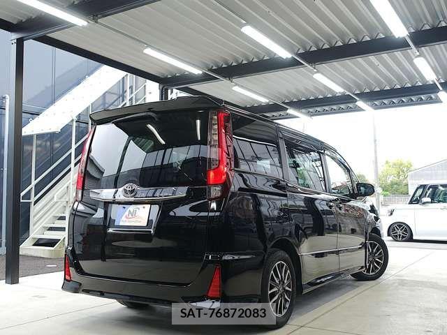 Toyota NOAH 2015-12 7878410-8