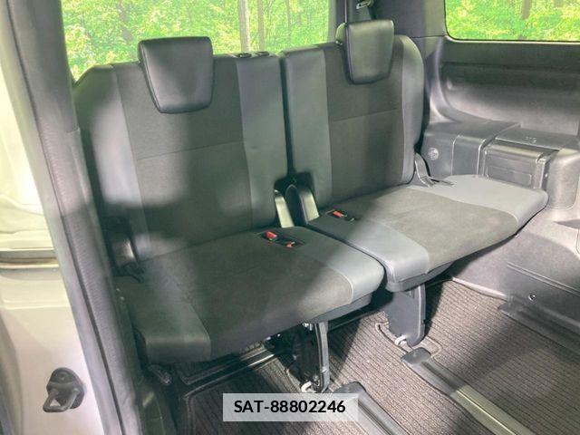 Toyota NOAH 2021-12 7878399-9