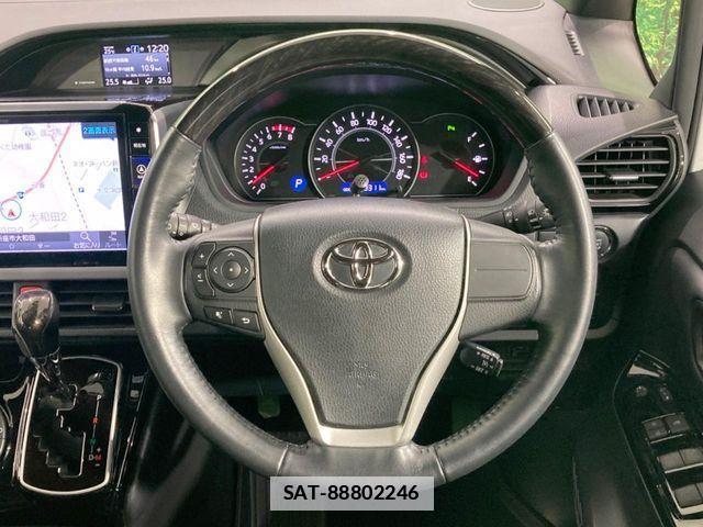 Toyota NOAH 2021-12 7878399-11