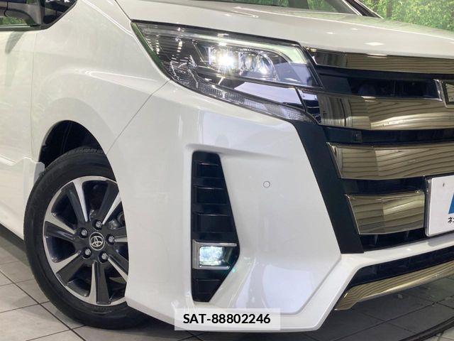 Toyota NOAH 2021-12 7878399-12