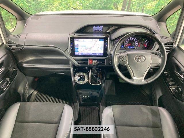 Toyota NOAH 2021-12 7878399-1