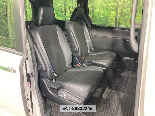 Toyota NOAH 2021-12 7878399-8
