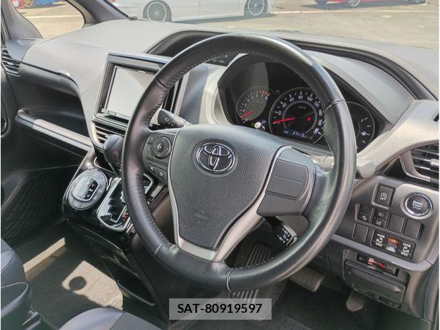 Toyota NOAH 2018-07 7878405-11