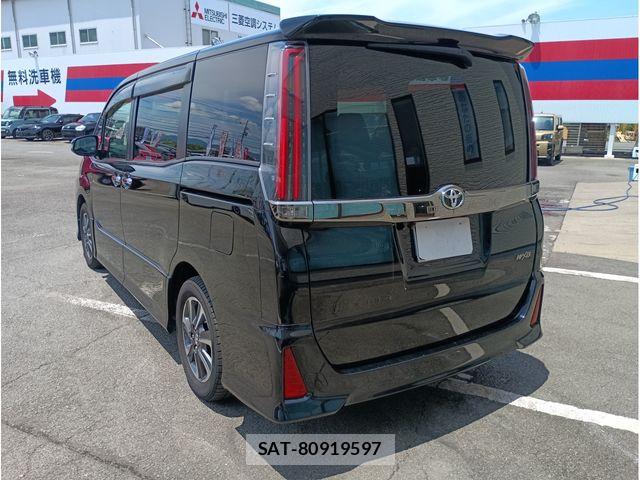 Toyota NOAH 2018-07 7878405-4