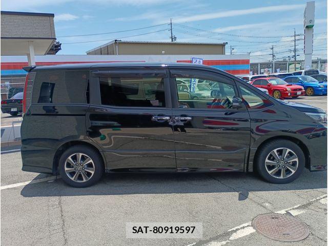 Toyota NOAH 2018-07 7878405-7