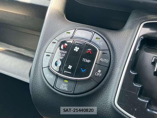 Toyota NOAH 2015-01 7903139-10