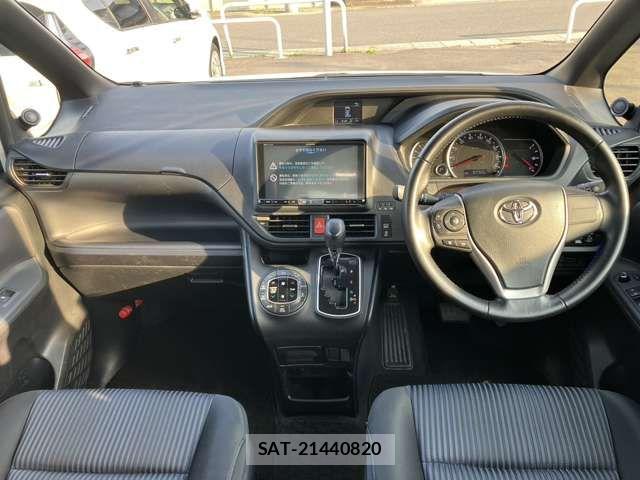 Toyota NOAH 2015-01 7903139-14