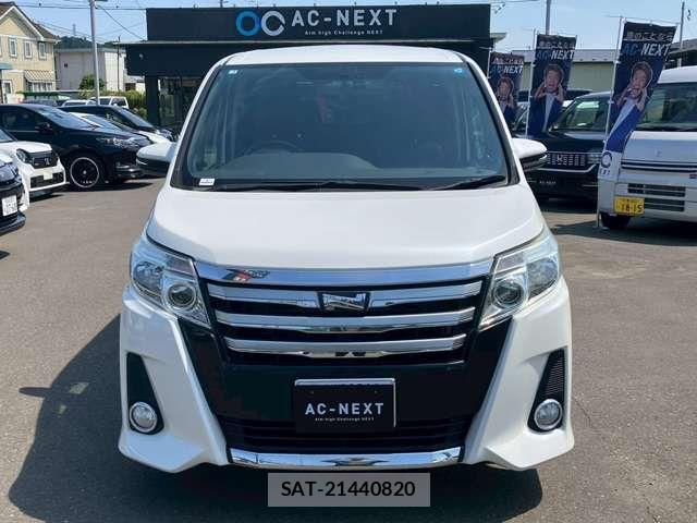 Toyota NOAH 2015-01 7903139-16