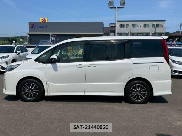 Toyota NOAH 2015-01 7903139-17