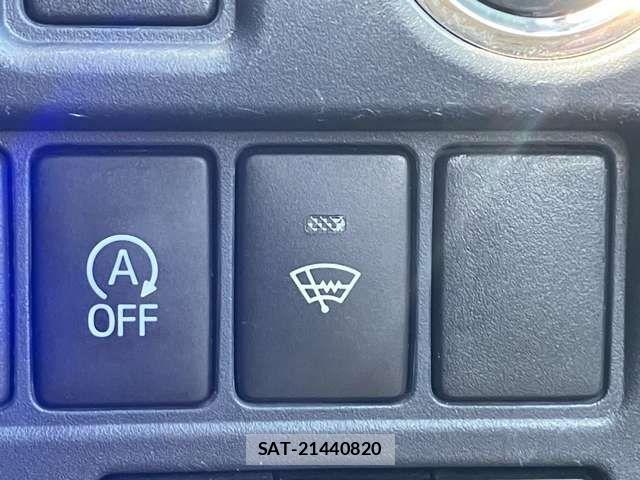 Toyota NOAH 2015-01 7903139-2