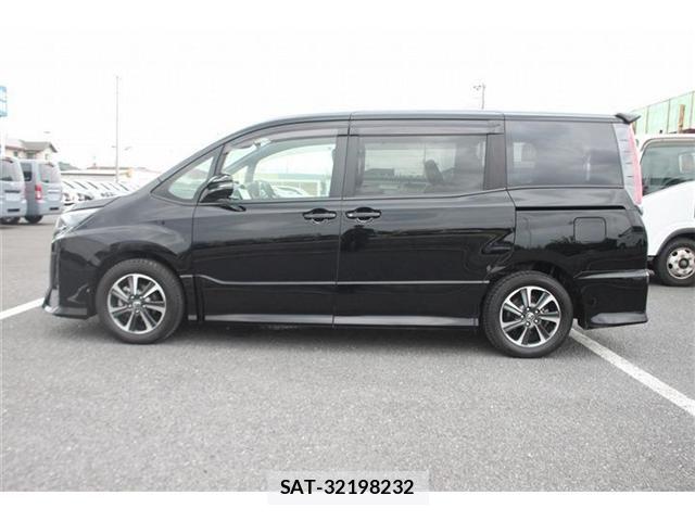 Toyota NOAH 2018-06 7903137-10