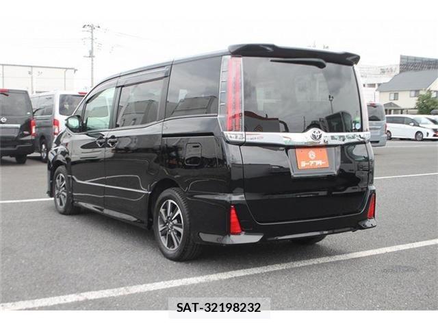 Toyota NOAH 2018-06 7903137-11