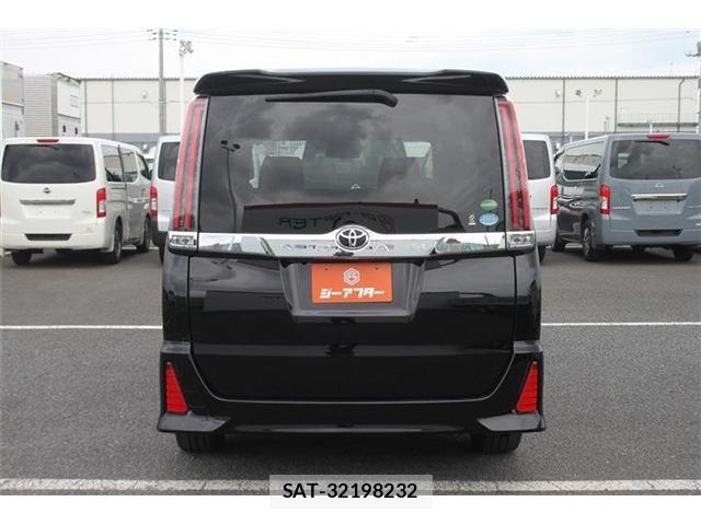 Toyota NOAH 2018-06 7903137-12