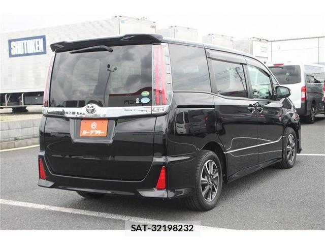 Toyota NOAH 2018-06 7903137-13