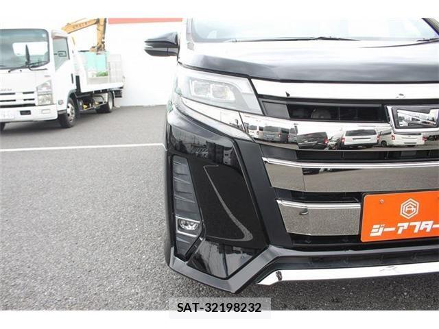 Toyota NOAH 2018-06 7903137-21