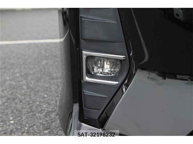 Toyota NOAH 2018-06 7903137-23