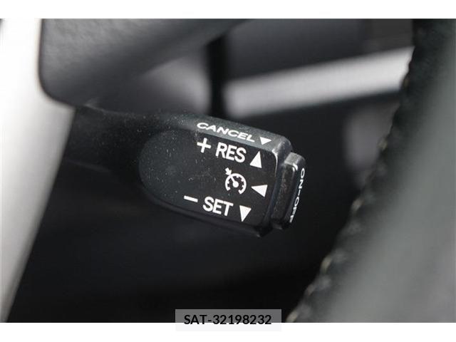 Toyota NOAH 2018-06 7903137-3