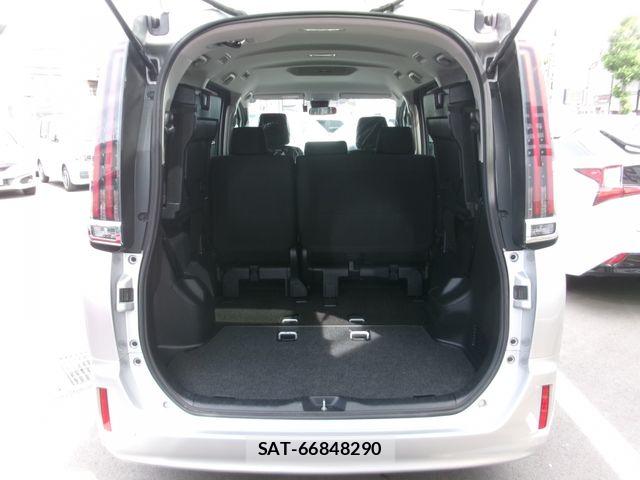 Toyota NOAH 2021-05 7903136-11