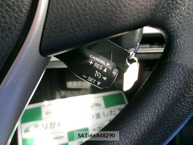 Toyota NOAH 2021-05 7903136-17