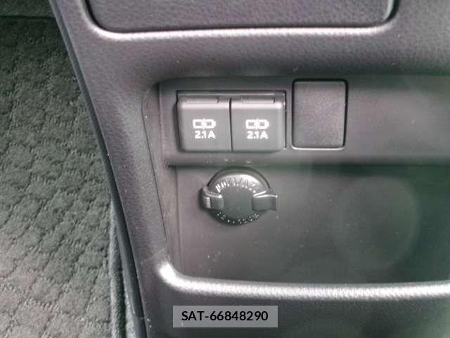 Toyota NOAH 2021-05 7903136-20