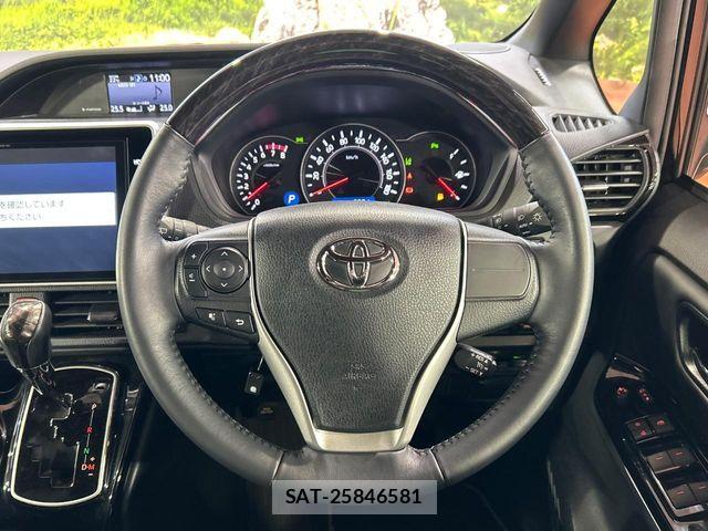 Toyota NOAH 2021-07 7903133-11