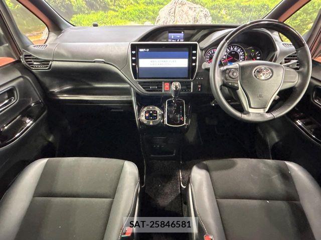 Toyota NOAH 2021-07 7903133-1
