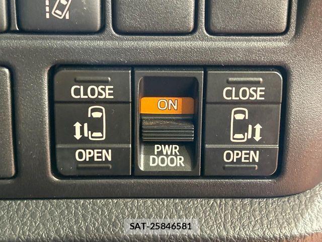 Toyota NOAH 2021-07 7903133-5