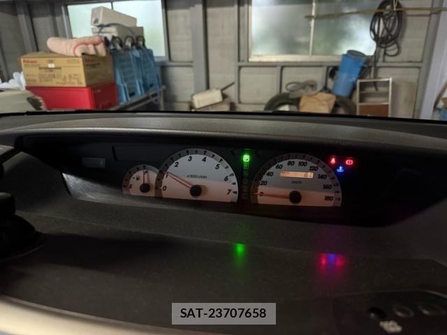 Toyota NOAH 2002-04 7903142-19