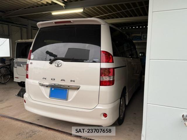 Toyota NOAH 2002-04 7903142-5
