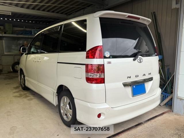 Toyota NOAH 2002-04 7903142-6
