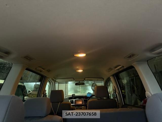 Toyota NOAH 2002-04 7903142-8