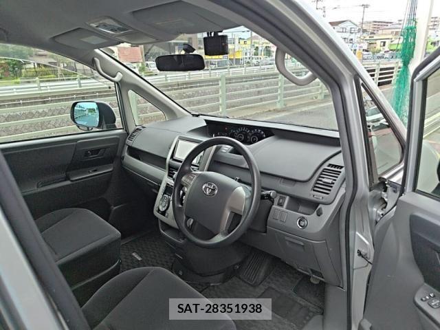 Toyota NOAH 2009-08 7903141-12